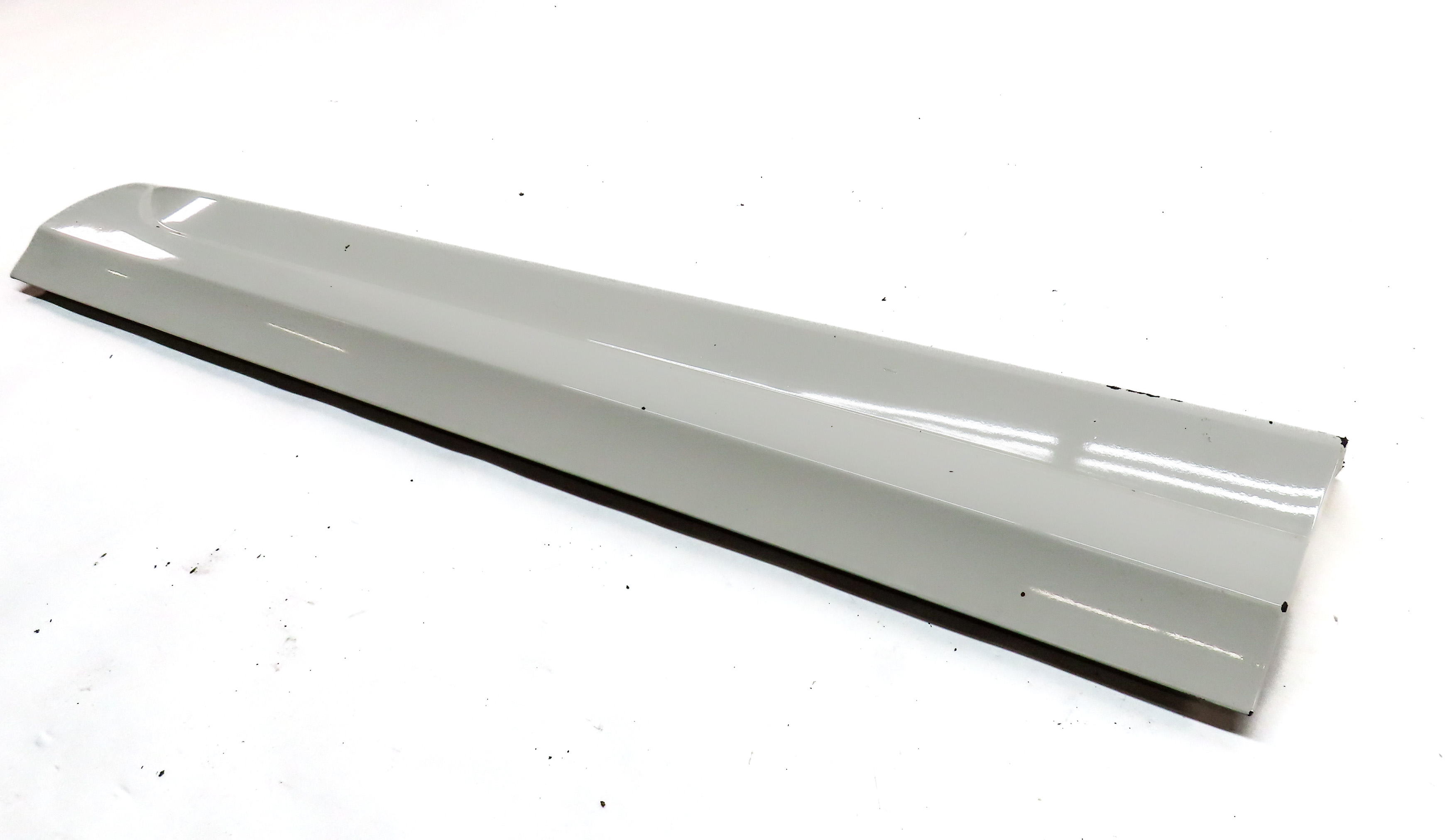 18 AUDI Q3 (8U) FRONT RIGHT PASSENGER LOWER EXTERIOR DOOR TRIM MOULDING (White) — exact item pictured